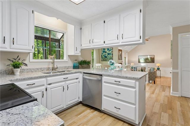 112 Bellows PL, Yorktown, VA 23693