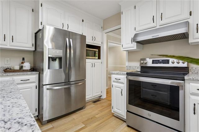 112 Bellows PL, Yorktown, VA 23693