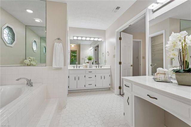 112 Bellows PL, Yorktown, VA 23693
