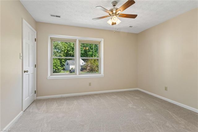 112 Bellows PL, Yorktown, VA 23693