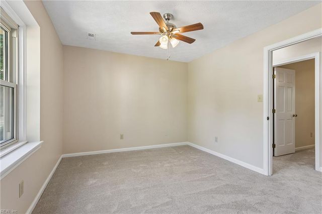 112 Bellows PL, Yorktown, VA 23693