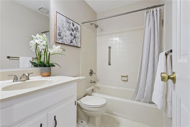 112 Bellows PL, Yorktown, VA 23693