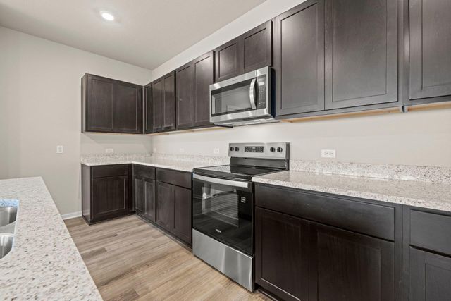 107 Backwood PASS, Taylor, TX 76574