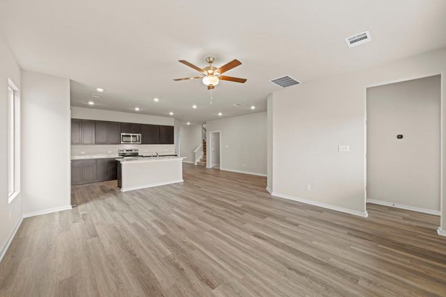 107 Backwood PASS, Taylor, TX 76574