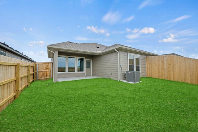 107 Backwood PASS, Taylor, TX 76574