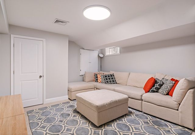 465 Washington St, Winchester, MA 01890