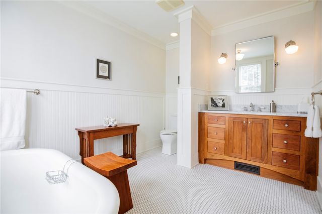901 McCollum Drive, Bentonville, AR 72712