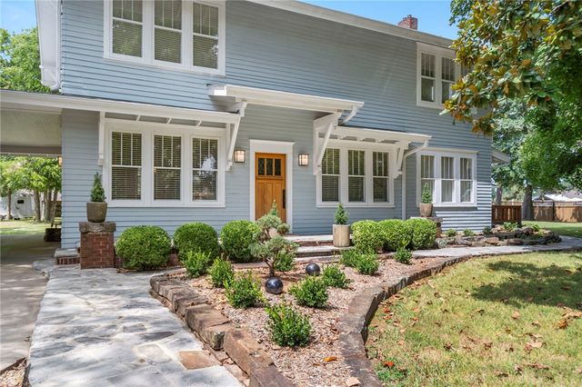 901 McCollum Drive, Bentonville, AR 72712