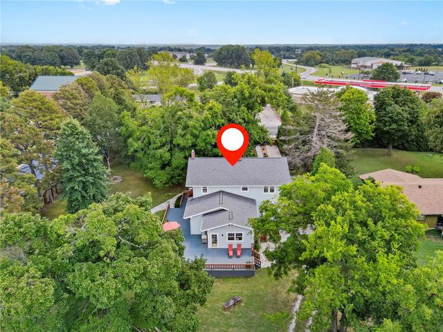 901 McCollum Drive, Bentonville, AR 72712