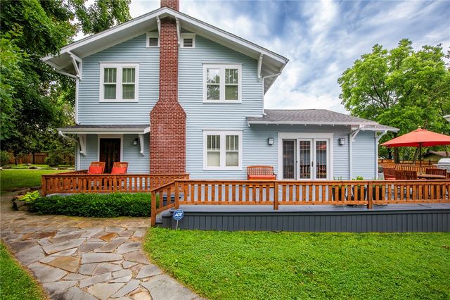 901 McCollum Drive, Bentonville, AR 72712
