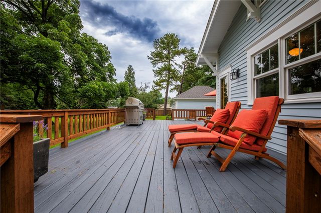 901 McCollum Drive, Bentonville, AR 72712