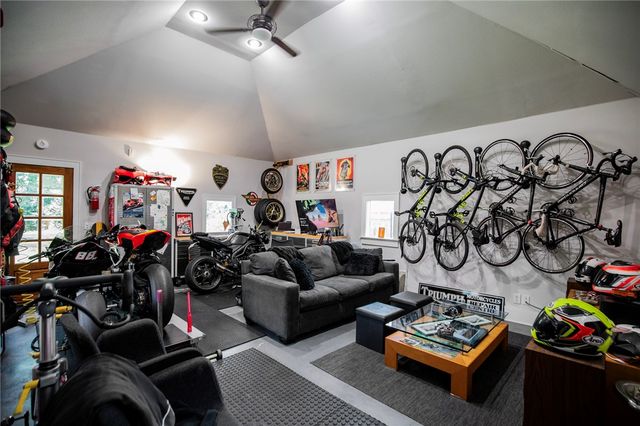 901 McCollum Drive, Bentonville, AR 72712
