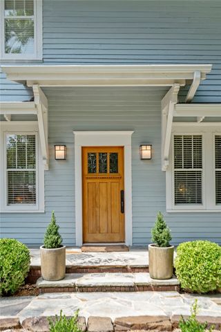 901 McCollum Drive, Bentonville, AR 72712