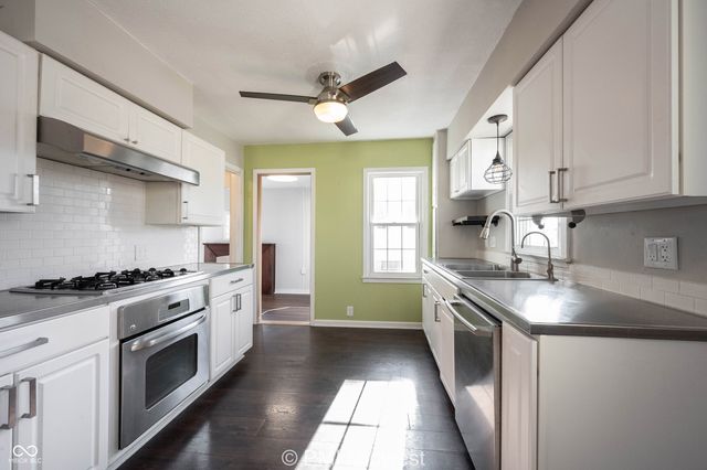 227 S 12th Avenue, Beech Grove, IN 46107