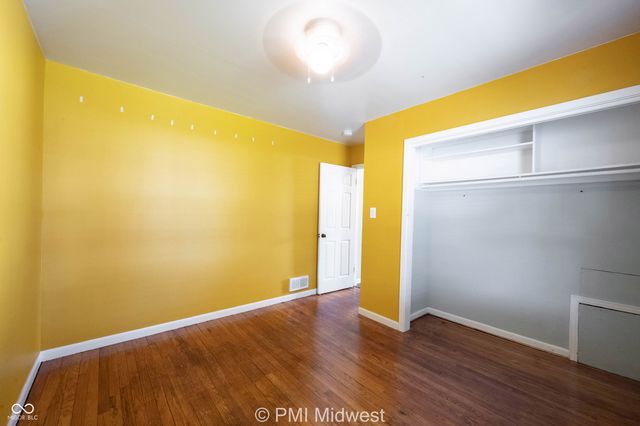 227 S 12th Avenue, Beech Grove, IN 46107