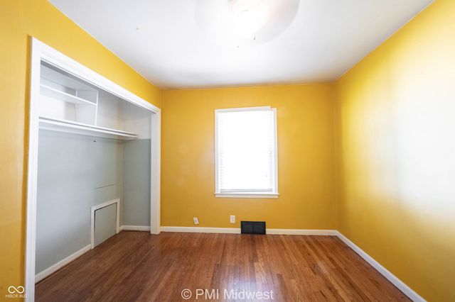 227 S 12th Avenue, Beech Grove, IN 46107