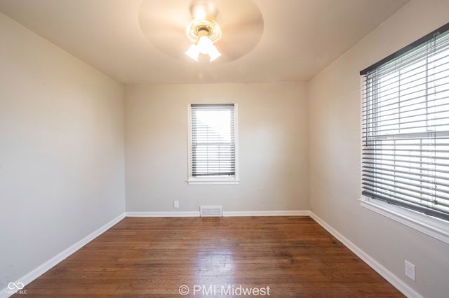 227 S 12th Avenue, Beech Grove, IN 46107