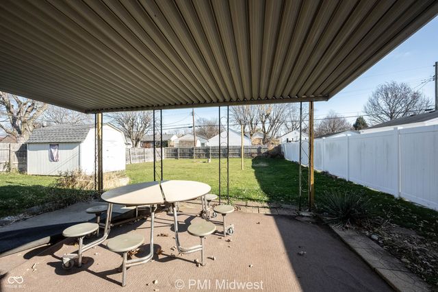 227 S 12th Avenue, Beech Grove, IN 46107