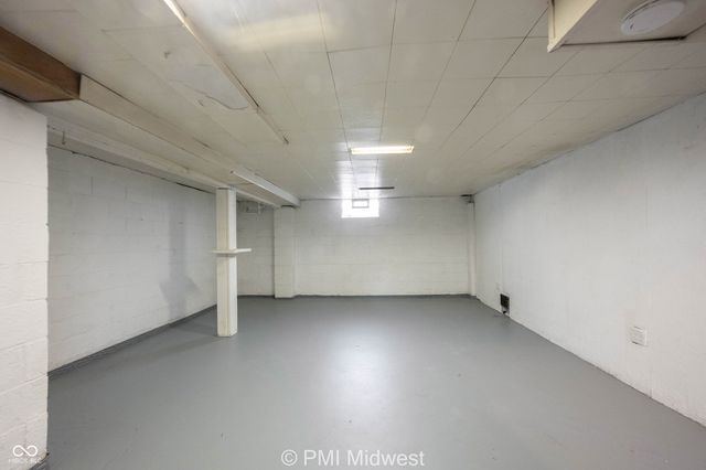 227 S 12th Avenue, Beech Grove, IN 46107