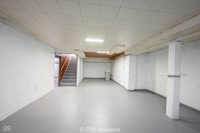 227 S 12th Avenue, Beech Grove, IN 46107