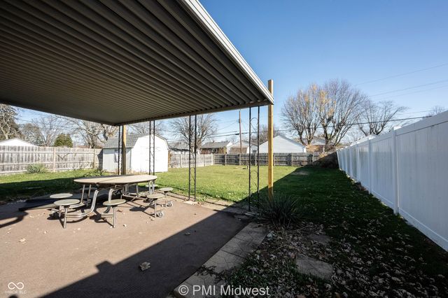 227 S 12th Avenue, Beech Grove, IN 46107