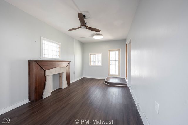 227 S 12th Avenue, Beech Grove, IN 46107