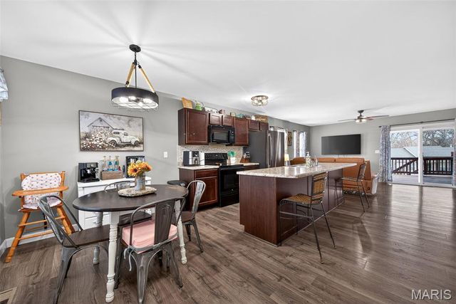 151 Hidden Valley Way, Winfield, MO 63389