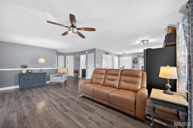 151 Hidden Valley Way, Winfield, MO 63389