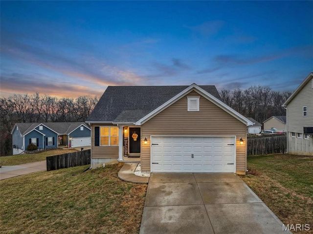 151 Hidden Valley Way, Winfield, MO 63389