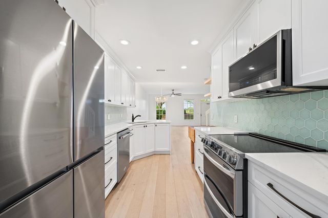 136 Ashley Court, Jupiter, FL 33458