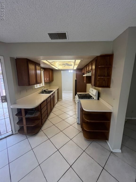 9112 Quiet Cove Way, Las Vegas, NV 89117 — photo 4