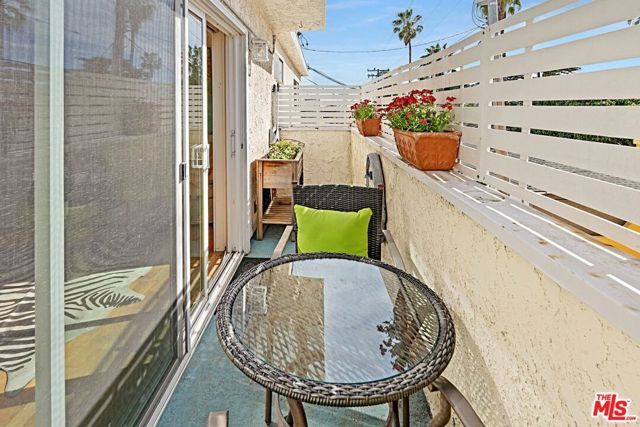 852 15th Street 6, Santa Monica, CA 90403