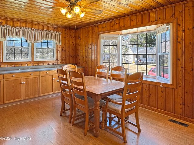200 Banks Street, Jacksonville, NC 28540