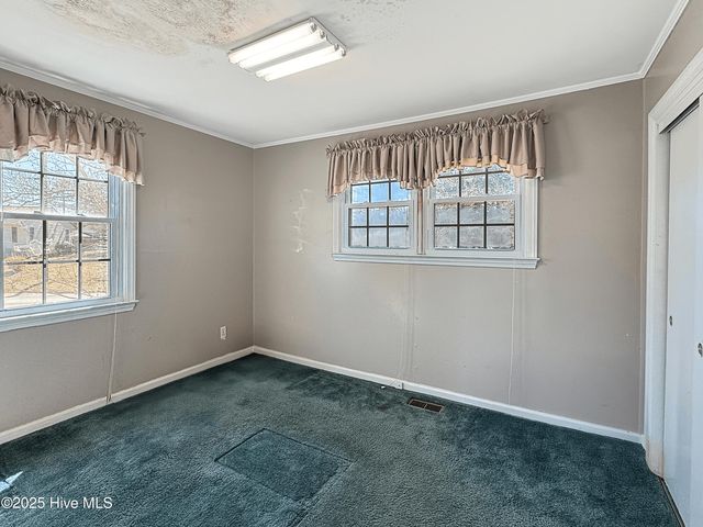 200 Banks Street, Jacksonville, NC 28540