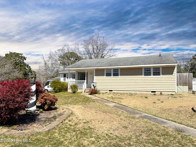 200 Banks Street, Jacksonville, NC 28540