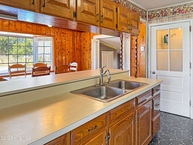 200 Banks Street, Jacksonville, NC 28540