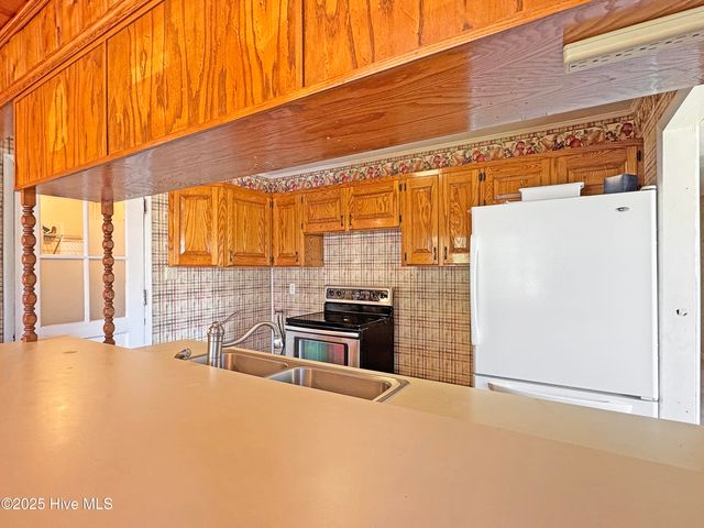 200 Banks Street, Jacksonville, NC 28540