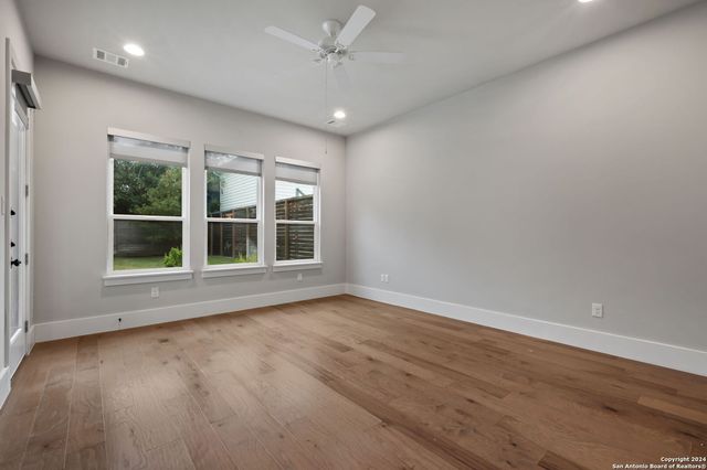 315 HICKMAN, Boerne, TX 78006