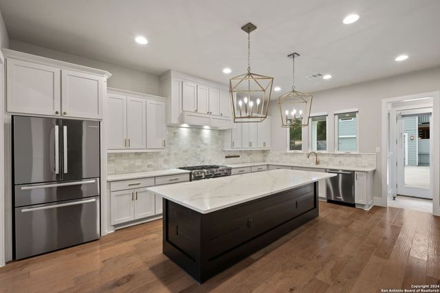 315 HICKMAN, Boerne, TX 78006
