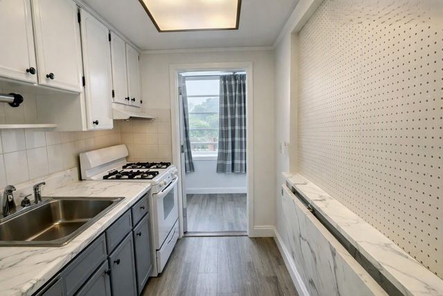 911 WASHINGTON AVENUE 209, Largo, FL 33770