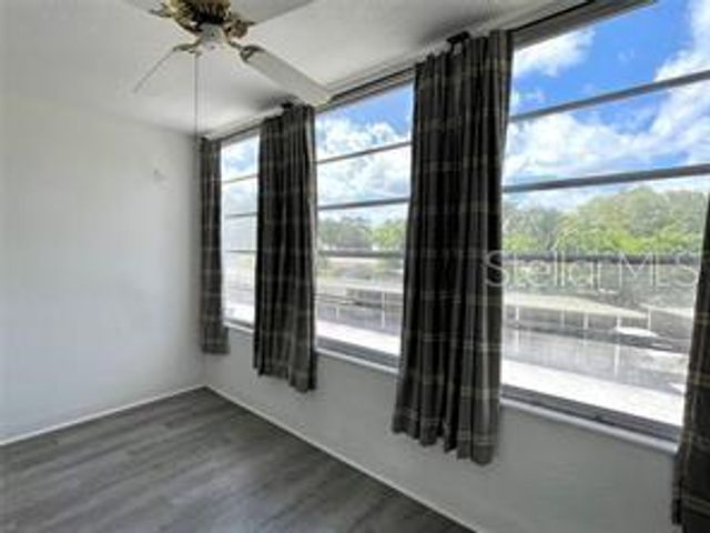911 WASHINGTON AVENUE 209, Largo, FL 33770