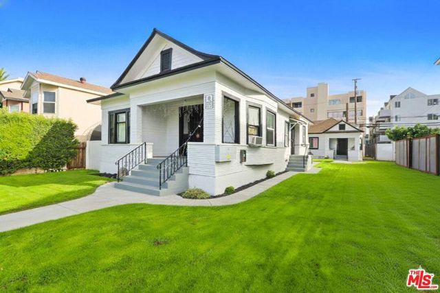 528 Daisy Avenue, Long Beach, CA 90802
