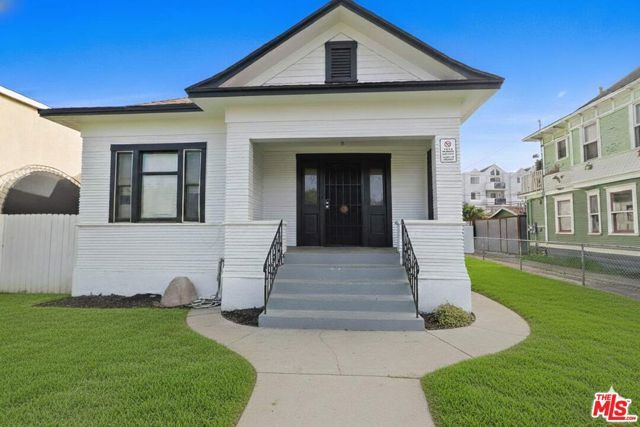 528 Daisy Avenue, Long Beach, CA 90802