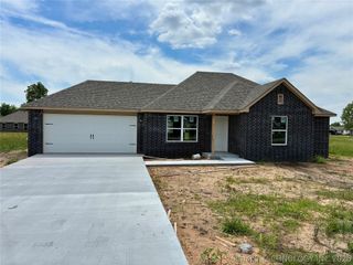 403 NW 8th Street, Wagoner, OK 74467