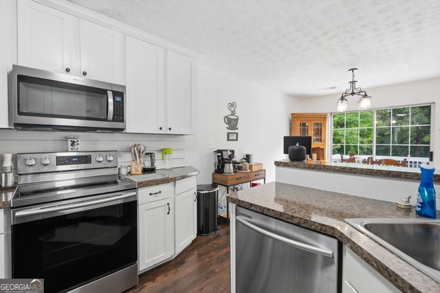 562 Brewer Drive, Locust Grove, GA 30248
