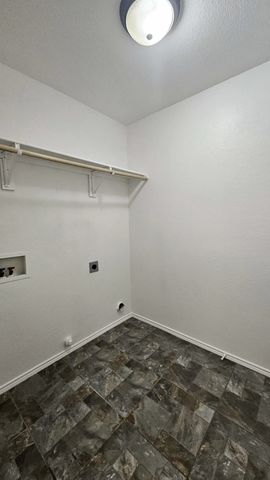 1025 Vaden Avenue, Burleson, TX 76028