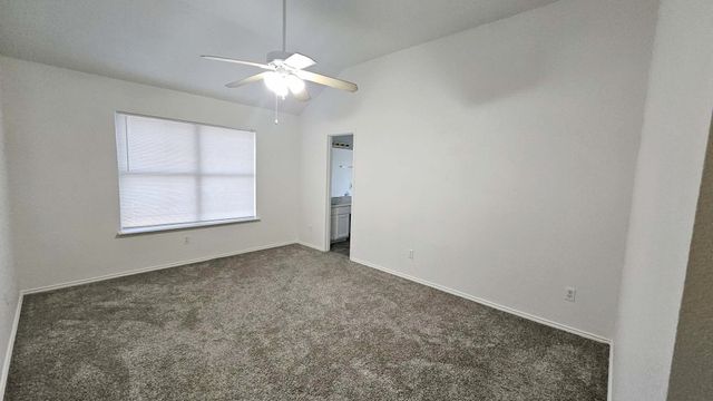 1025 Vaden Avenue, Burleson, TX 76028