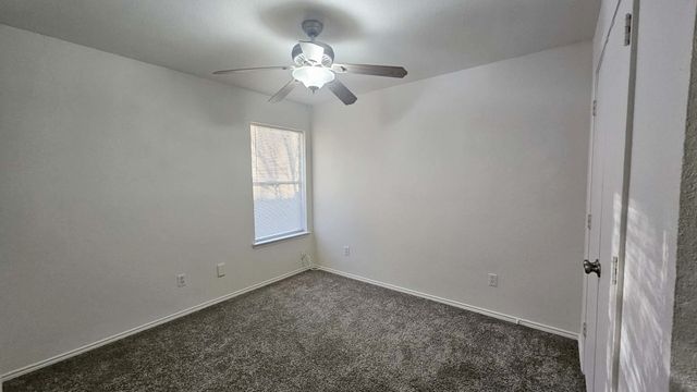 1025 Vaden Avenue, Burleson, TX 76028