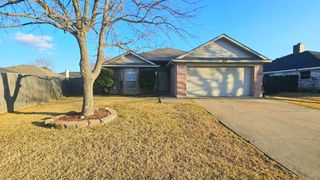 1025 Vaden Avenue, Burleson, TX 76028