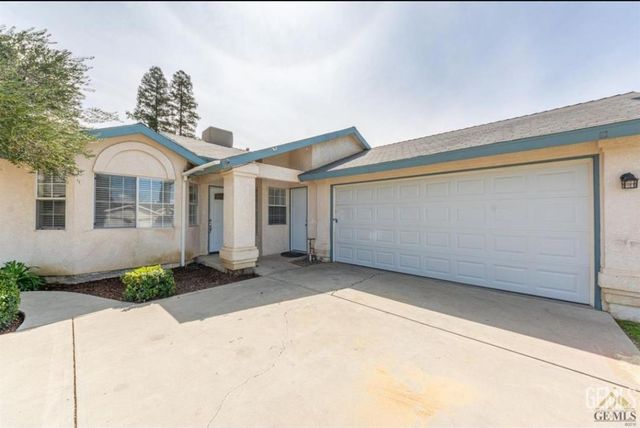 6305 Wolfe Creek Drive, Bakersfield, CA 93306